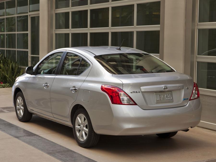  Nissan Versa 2011 года  (фото 7 из 11)